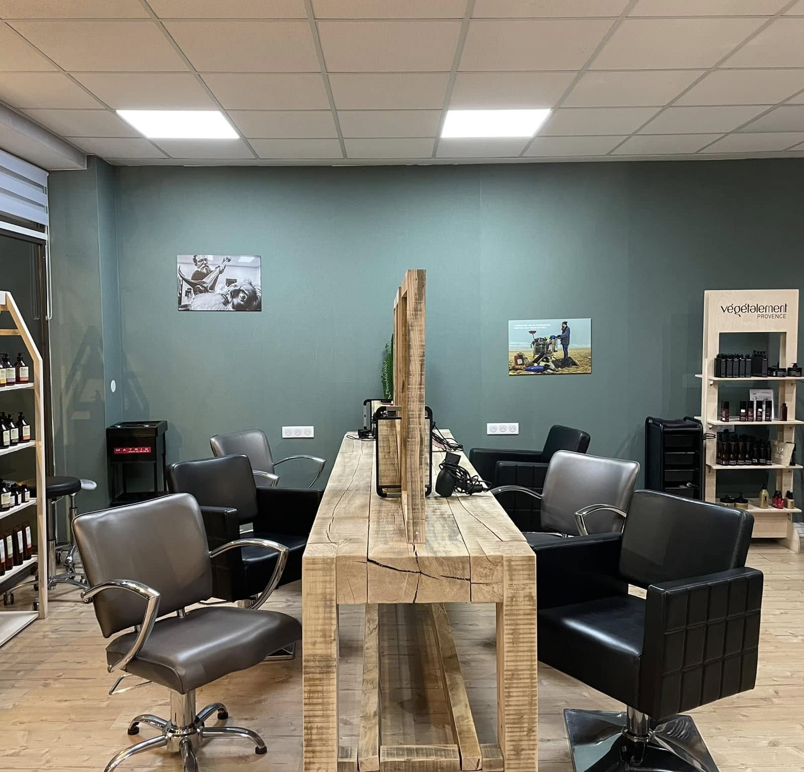 Salon de coiffure No Name 40 à Lit-et-Mixe, proche de Hinx, Mezos et Mimizan, spécialisé en coupes tendance, colorations végétales et soins capillaires professionnels.